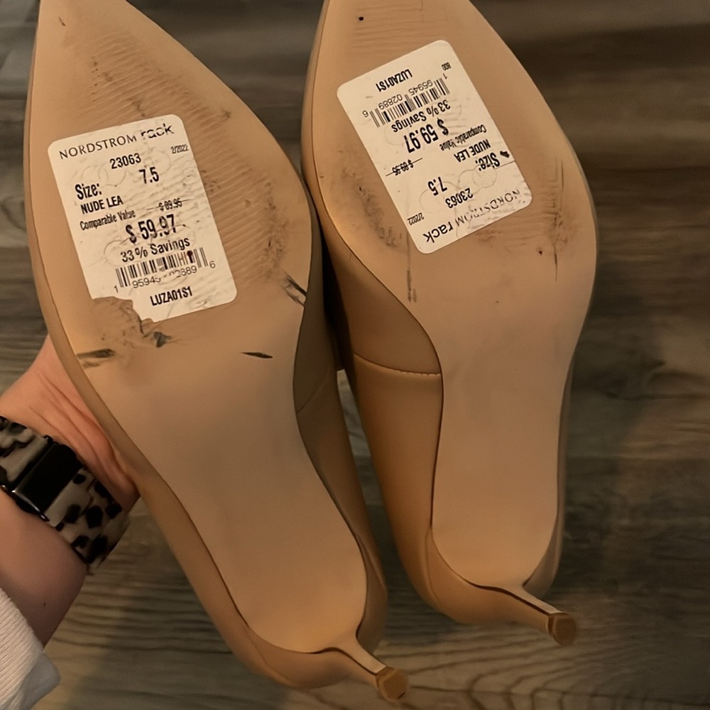 SOLD Nude Steve Madden pumps - Picture 2 of 3